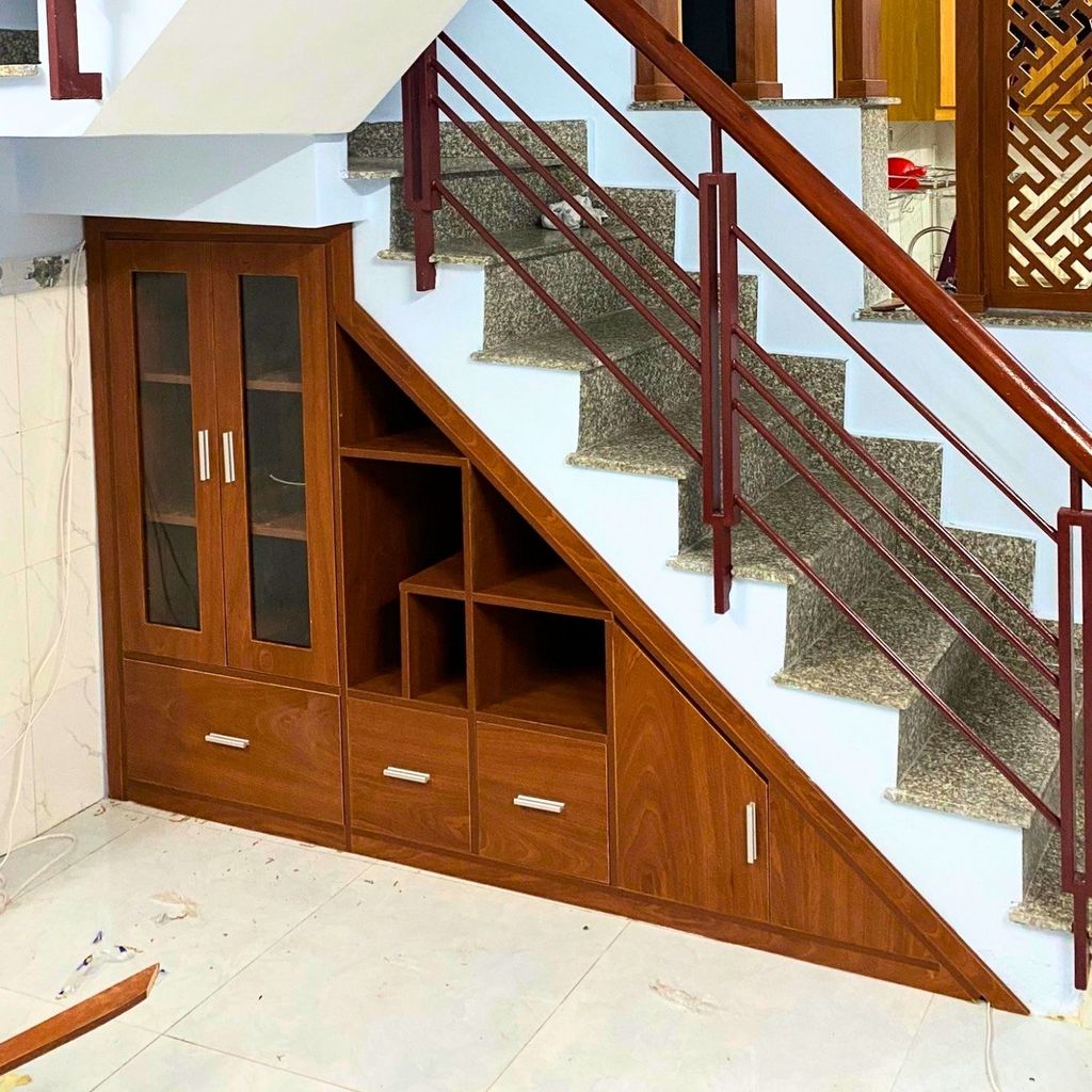 Kệ trang trí cầu thang KCT24