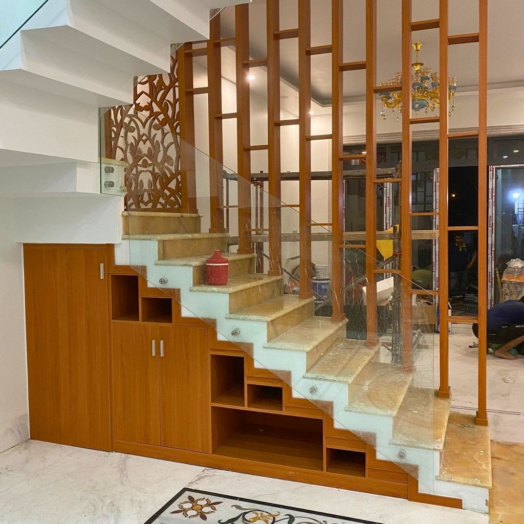 Kệ cầu thang KCT25