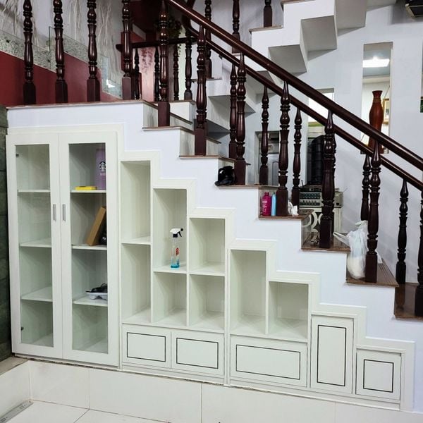  Kệ cầu thang KCT26 