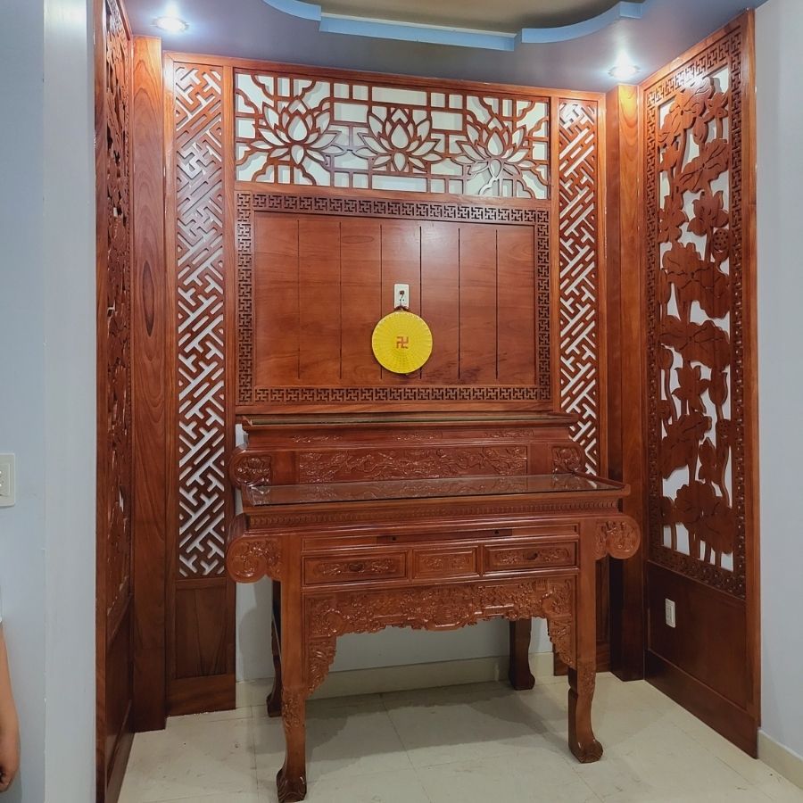 Vách phòng thờ bằng gỗ PT101