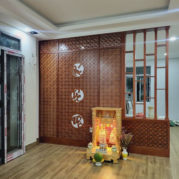 Vách ngăn gỗ cầu thang phòng khách CT18