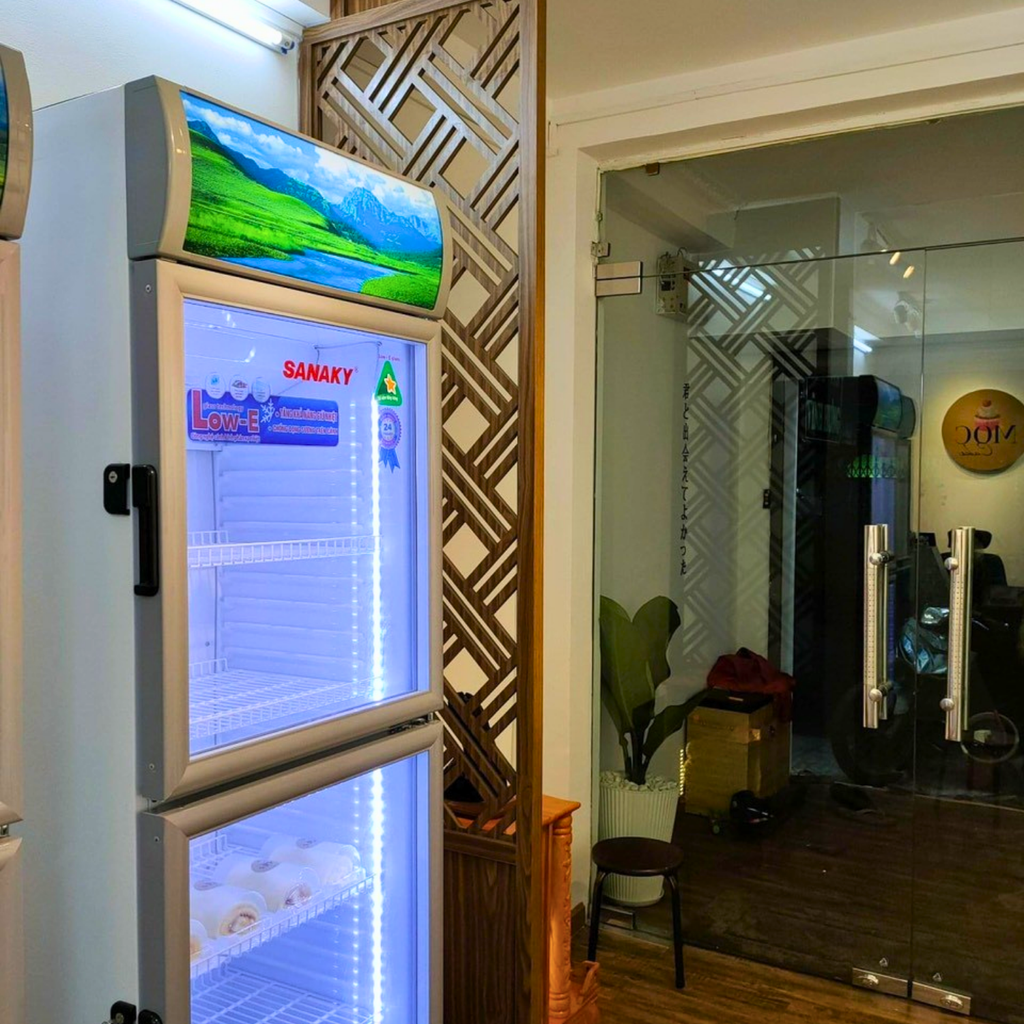 Vách ngăn phòng khách và bếp hiện đại PK121