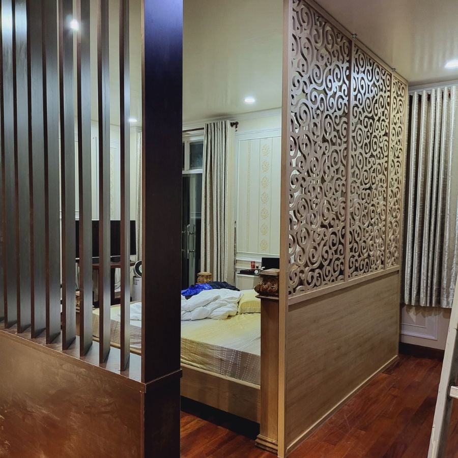 Vách ngăn phòng ngủ gỗ sồi PN14