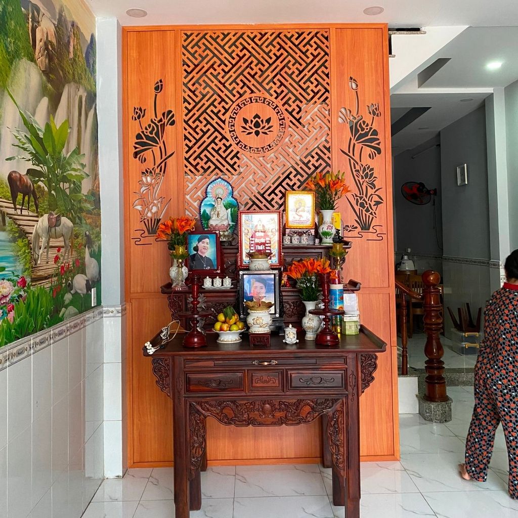 Vách ngăn bàn thờ PT140