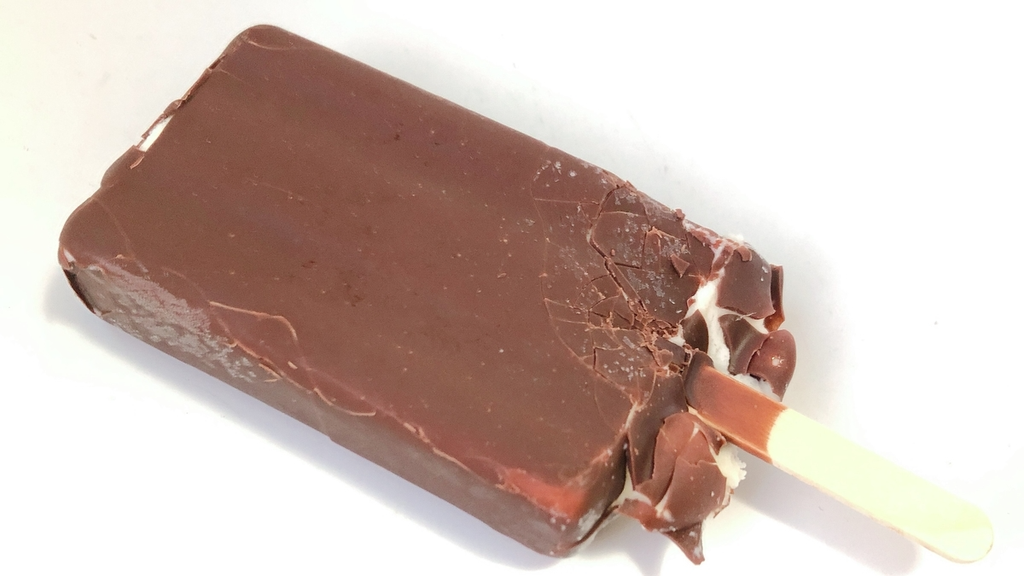 Kem Chocolate Khổng Lồ「特デカチョコバー」