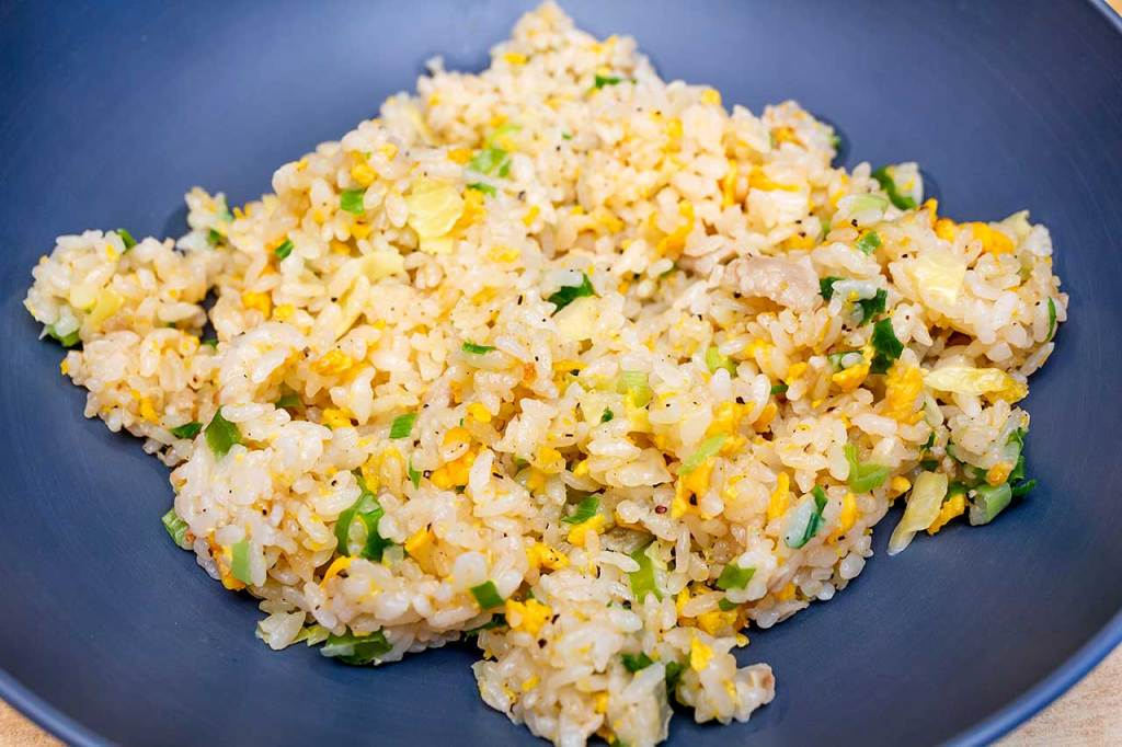 Cơm Chiên Sườn Heo Muối Và Hành Lá「ねぎ塩豚カルビ炒飯」