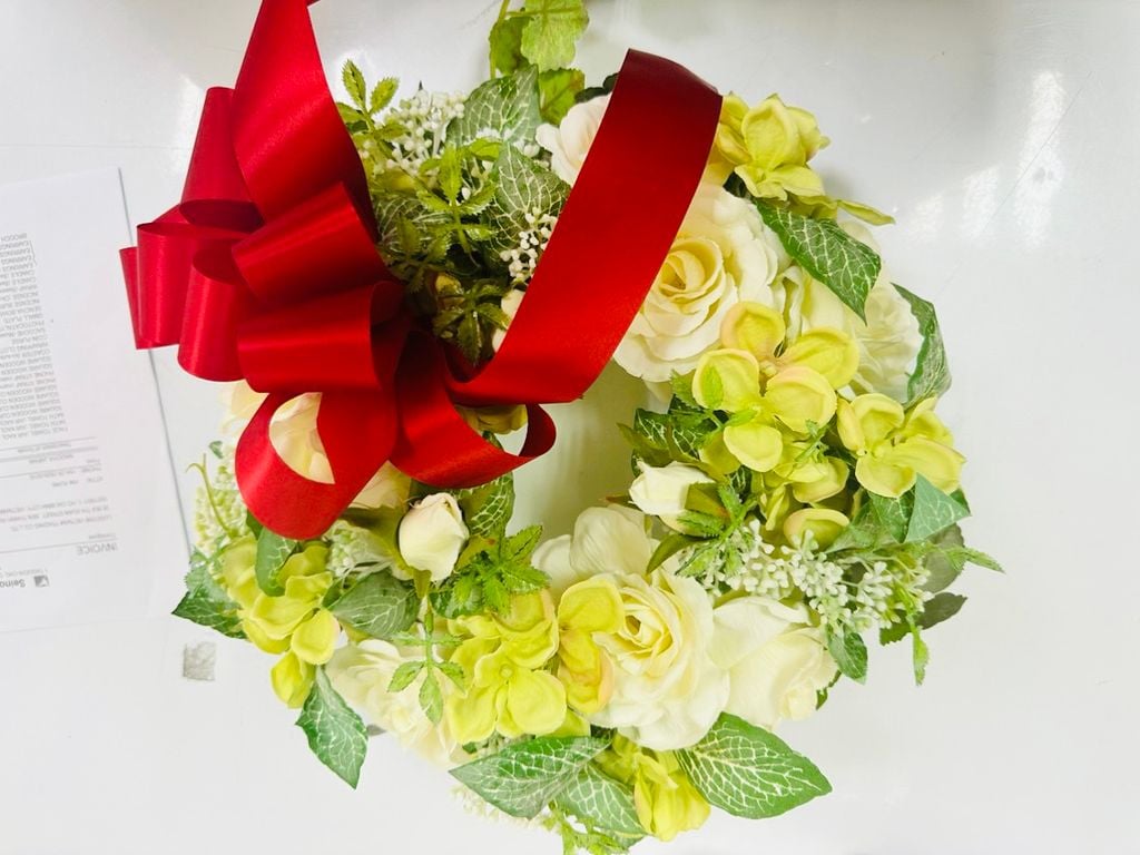 Hoa giả bằng nhựa