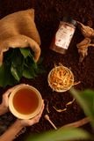 ĐÔNG TRÙNG HẠ THẢO NGÂM MẬT ONG HOA RỪNG NGUYÊN CHẤT