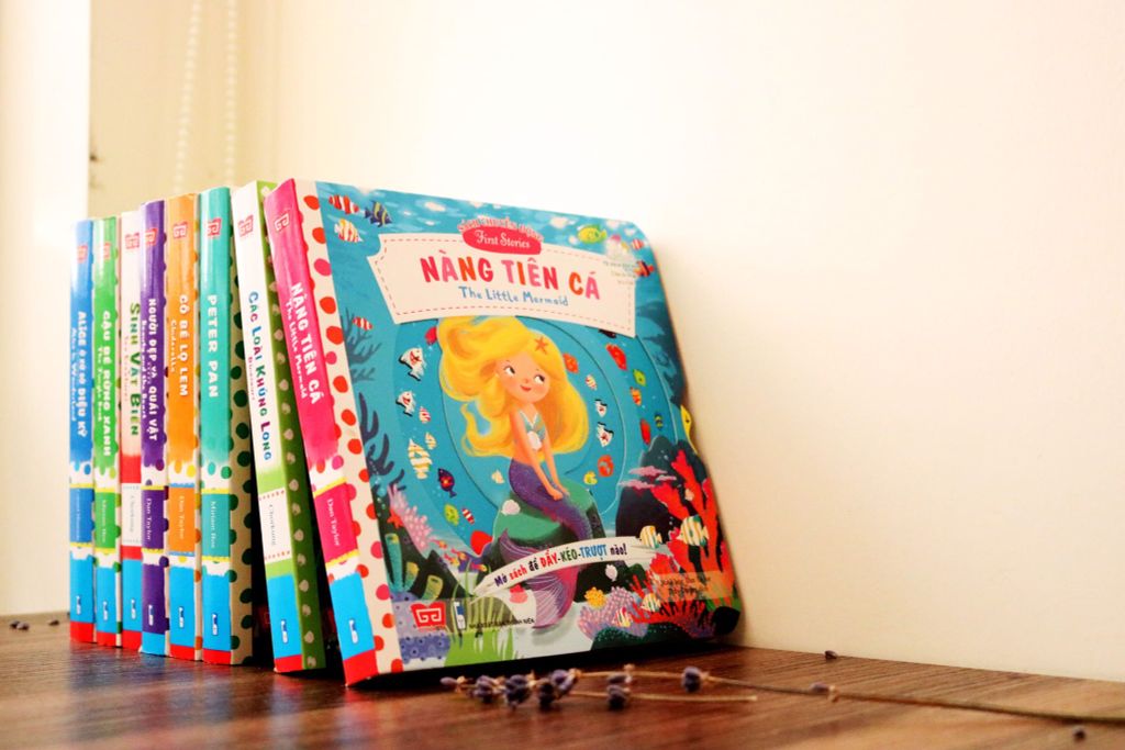 Sách Chuyển Động - First Stories - The Little Mermaid - Nàng Tiên Cá