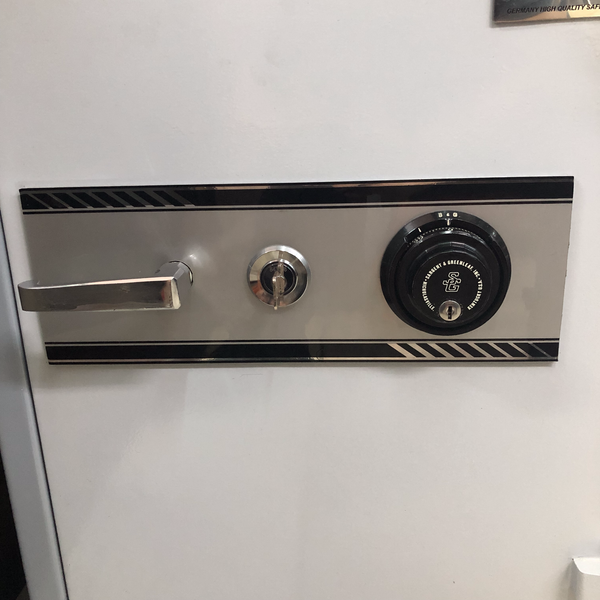 Két Sắt Cũ Ngân Hàng Siêu Nặng