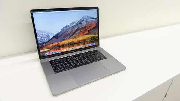  MacBook Pro 15 2018 INTEL i7  | RAM 32GB | SSD 256GB | VGA 555X 
