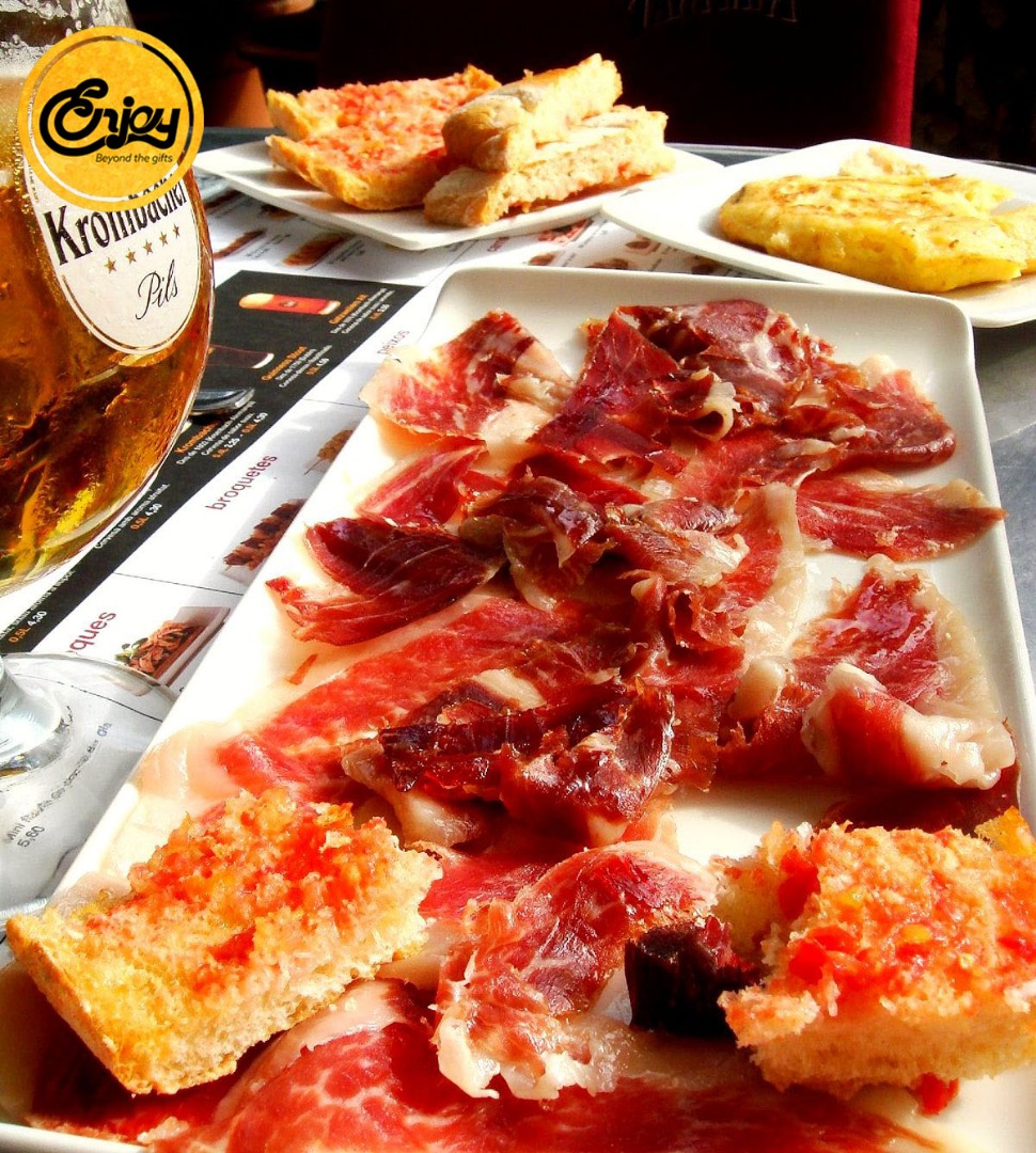 Ibérico jamón có thể dùng chung với bánh mì hoặc ăn riêng