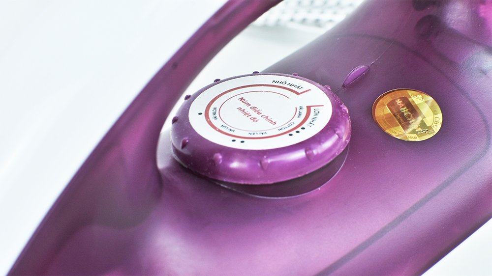 Bàn là khô Goldsun GIR2202