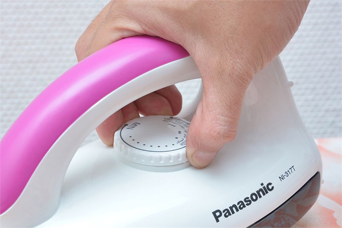 Bàn là Panasonic PABU-NI-317TVRA