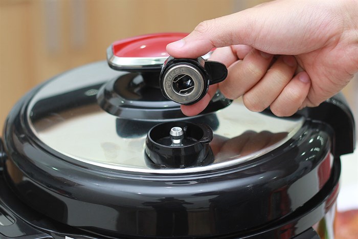 Nồi áp suất điện Sunhouse SHD-1552 5 lít