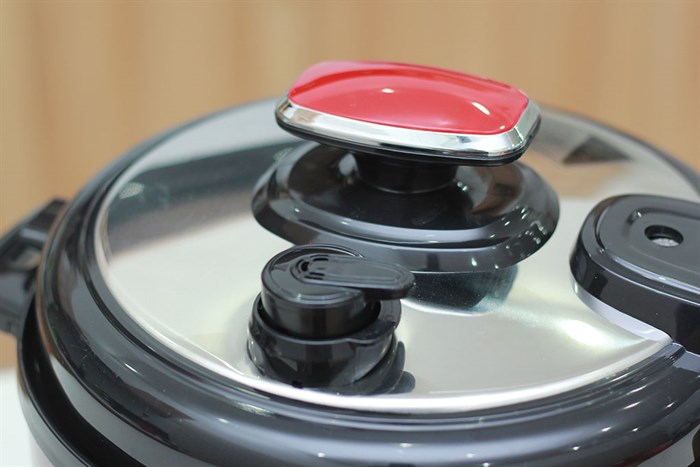 Nồi áp suất điện Sunhouse SHD-1552 5 lít