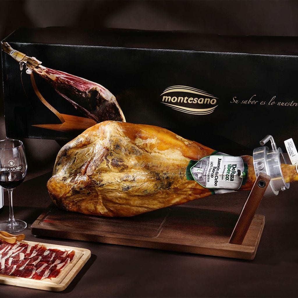 Đùi Sau Heo Muối Iberico Cebo 24 Tháng Có Xương DeRaza