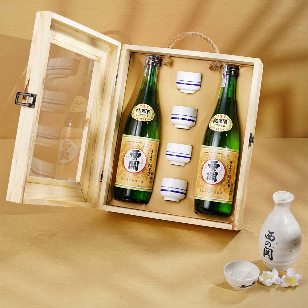 Hộp quà gỗ Sake Junmaishu 720ml 2025