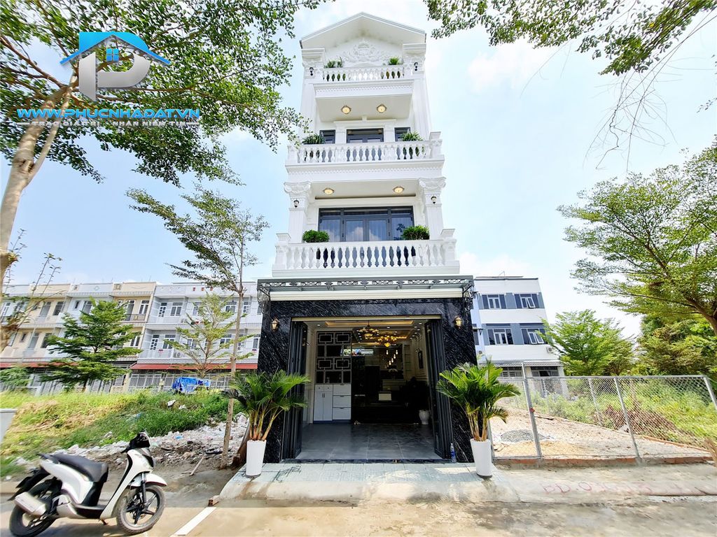 Biệt Thự Tân Cổ Điển 2 Mặt Tiền Trước Sau Huỳnh Tấn Phát Nhà Bè