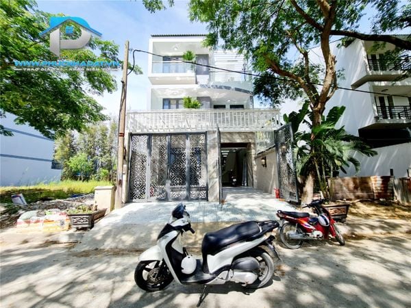 Bán Biệt Thự Phố Khu Dân Cư Vạn Phát Hưng, Phú Xuân Nhà Bè