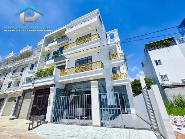 Bóc Seal Nhà Phố Cổ Điển Có Thang Máy Green Riverside Nhà Bè