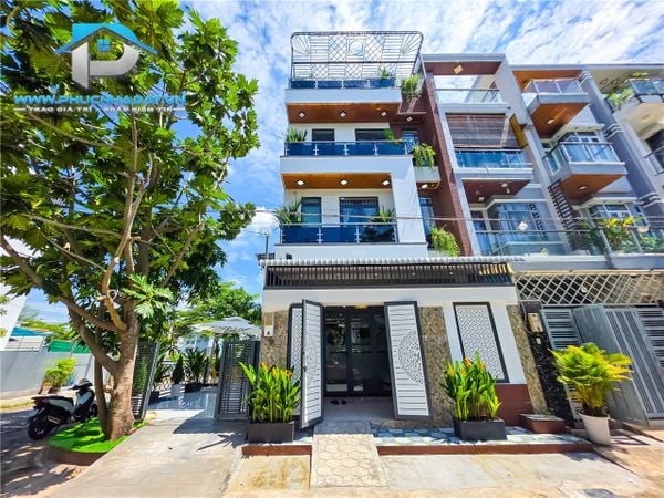 Nhà Cực Đẹp Góc 2 Mặt Tiền Thoáng Mát Huỳnh Tấn Phát Nhà Bè