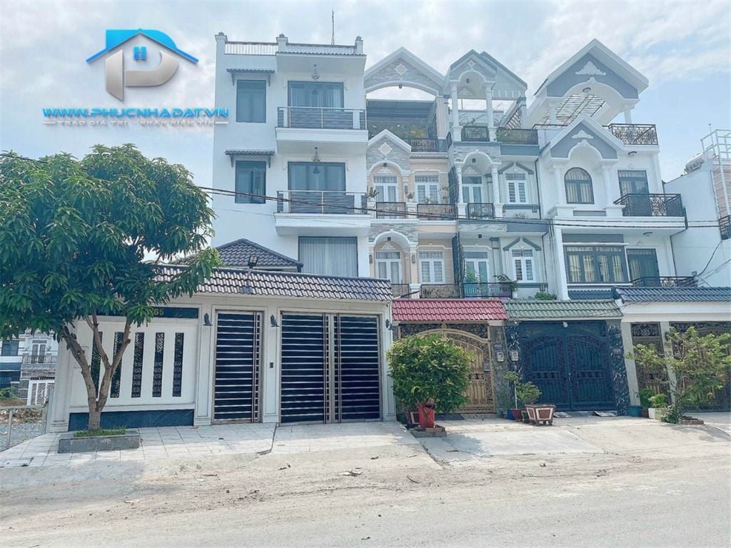 Biệt Thự Hiện Đại  Đường 20m Hẻm 1979 Huỳnh Tấn Phát Nhà Bè