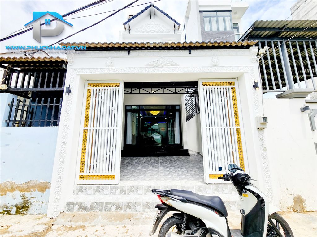 Bán Nhà Cổ Điển Hẻm Xe Hơi 2250 Huỳnh Tấn Phát Nhà Bè