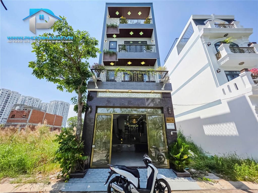 Nhà Có Thang Máy Sang Trọng Khu Dân Cư Green Riverside Nhà Bè