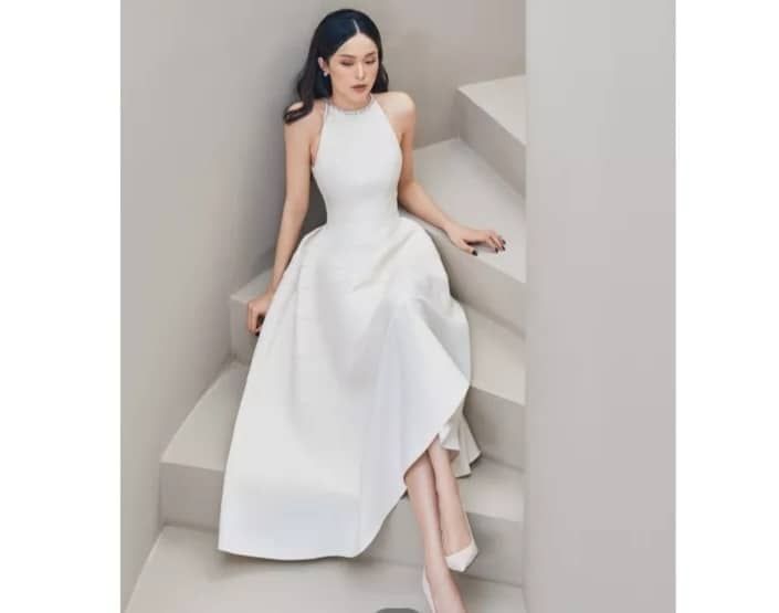ĐẦM XÒE CỔ YẾM HỞ LƯNG