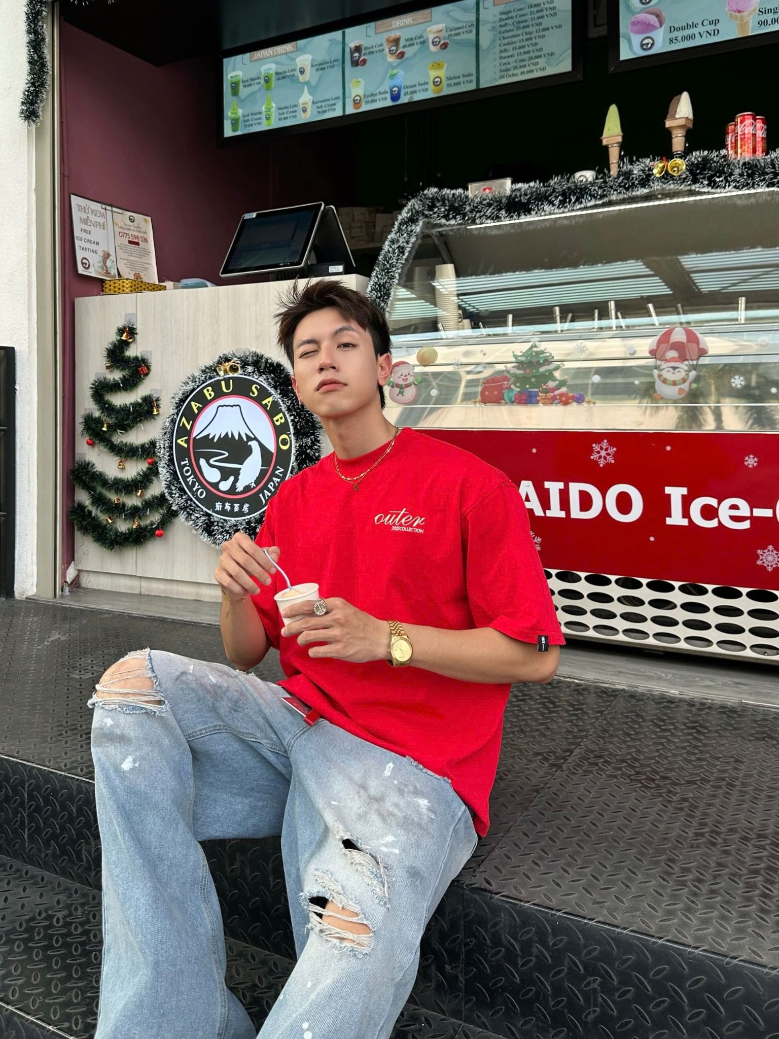  Áo Thun Thêu Outer Logo Basic Tee 