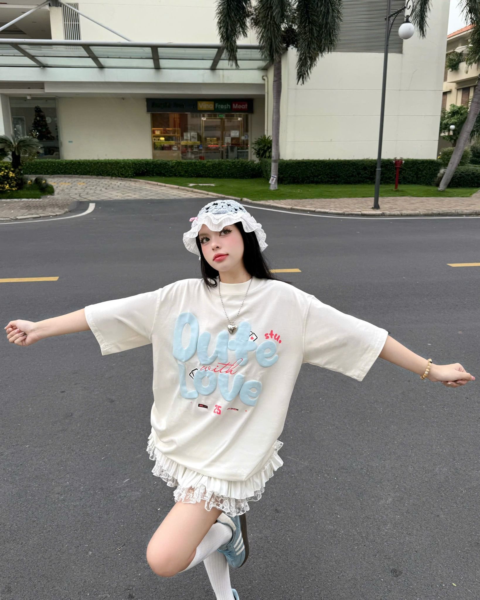  Áo Thun Boxy Outerity Lover 