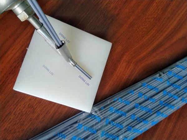  Que hàn nhựa PVC Màu Xám YUHAN - Hàn Quốc 