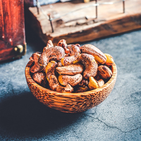 Hạt điều vỏ lụa, 200g, hũ, mẫu tobita, L