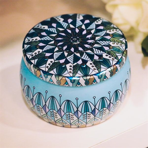 Nến thơm, 120g, hộp, mẫu hộp thiếc hoa văn, hương ocean, Dalat Retro