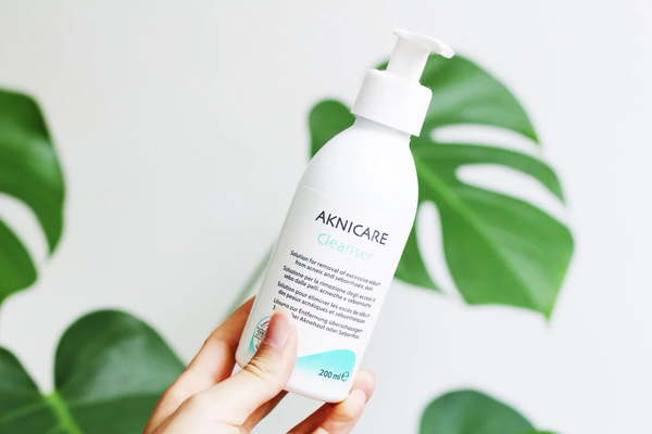 Gel Làm Sạch Trị Mụn Aknicare Cleanser 200ml