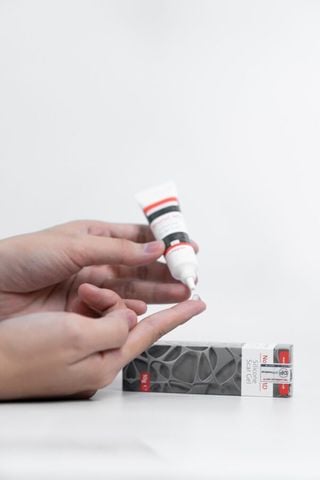 Gel Làm Giảm Sẹo Ngăn Ngừa Sẹo Xấu NOURISIL MD Silicone Scar Gel - 10G