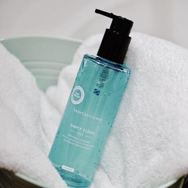 Sữa rửa mặt dạng gel Skinceuticals Simply Clean Gel 200 ml