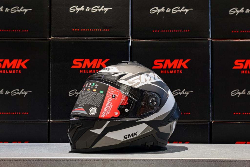 MŨ BẢO HIỂM FULLFACE SMK TYPHOON STYLE - MA266 (ECE 22.05 & 06 | DOT)