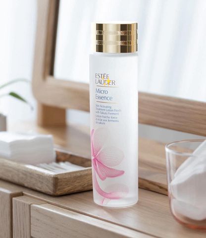 Nước Thần Hoa Anh Đào Estée Lauder Micro Essence Skin Activating Treatment Lotion Fresh With Sakura Ferment 200ml