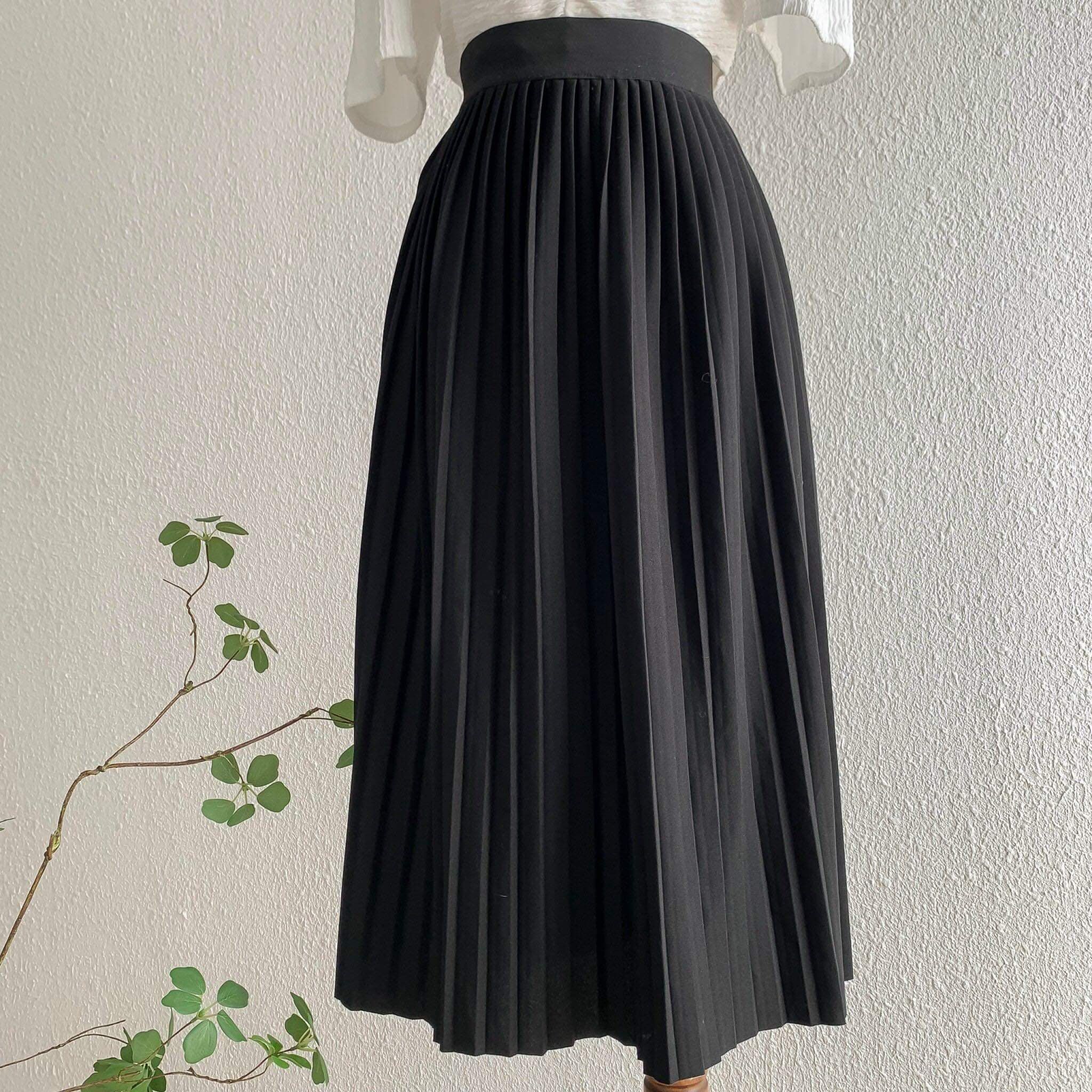 Chân Váy Xếp Ly Dáng Dài Basic – Authentic Store Chân Váy Xếp Ly Dáng Dài Basic – Authentic Store