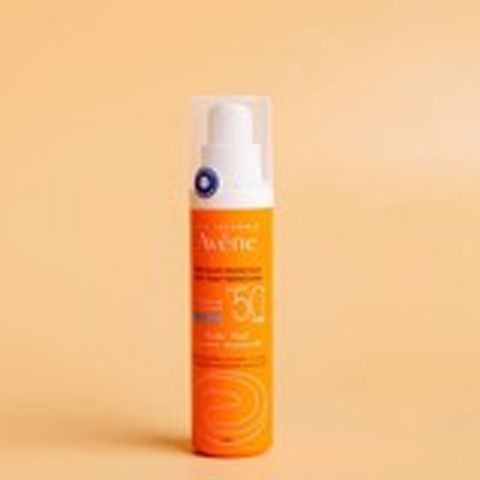 Kem Chống Nắng Avene Very High Protection Spray SPF 50+ Fluide