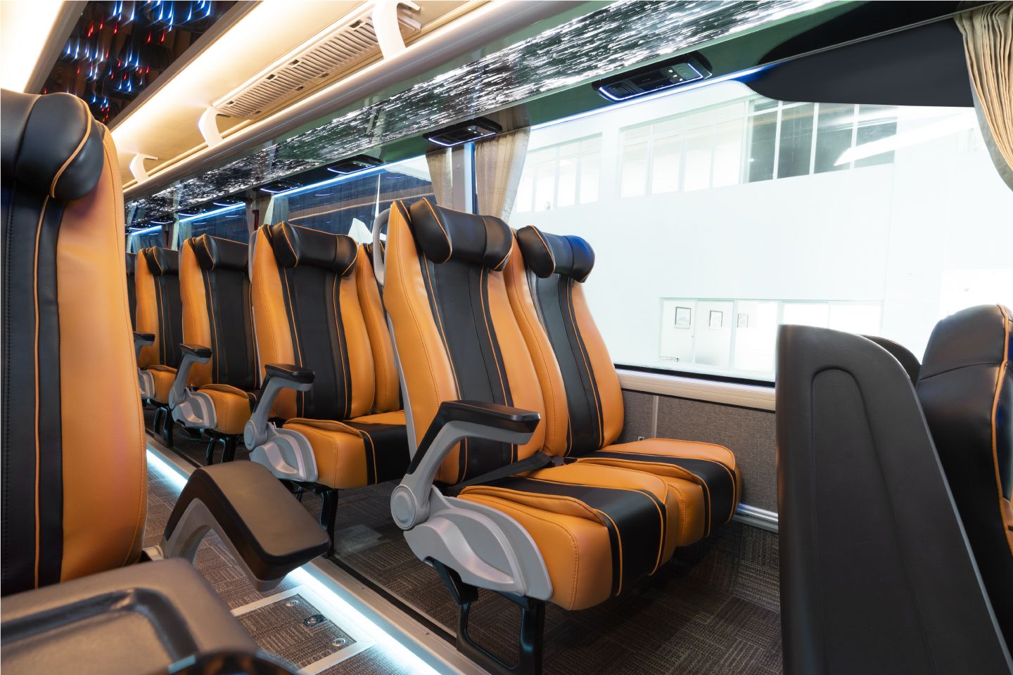  Mercedes Benz Montero S 24 - 47 chỗ 