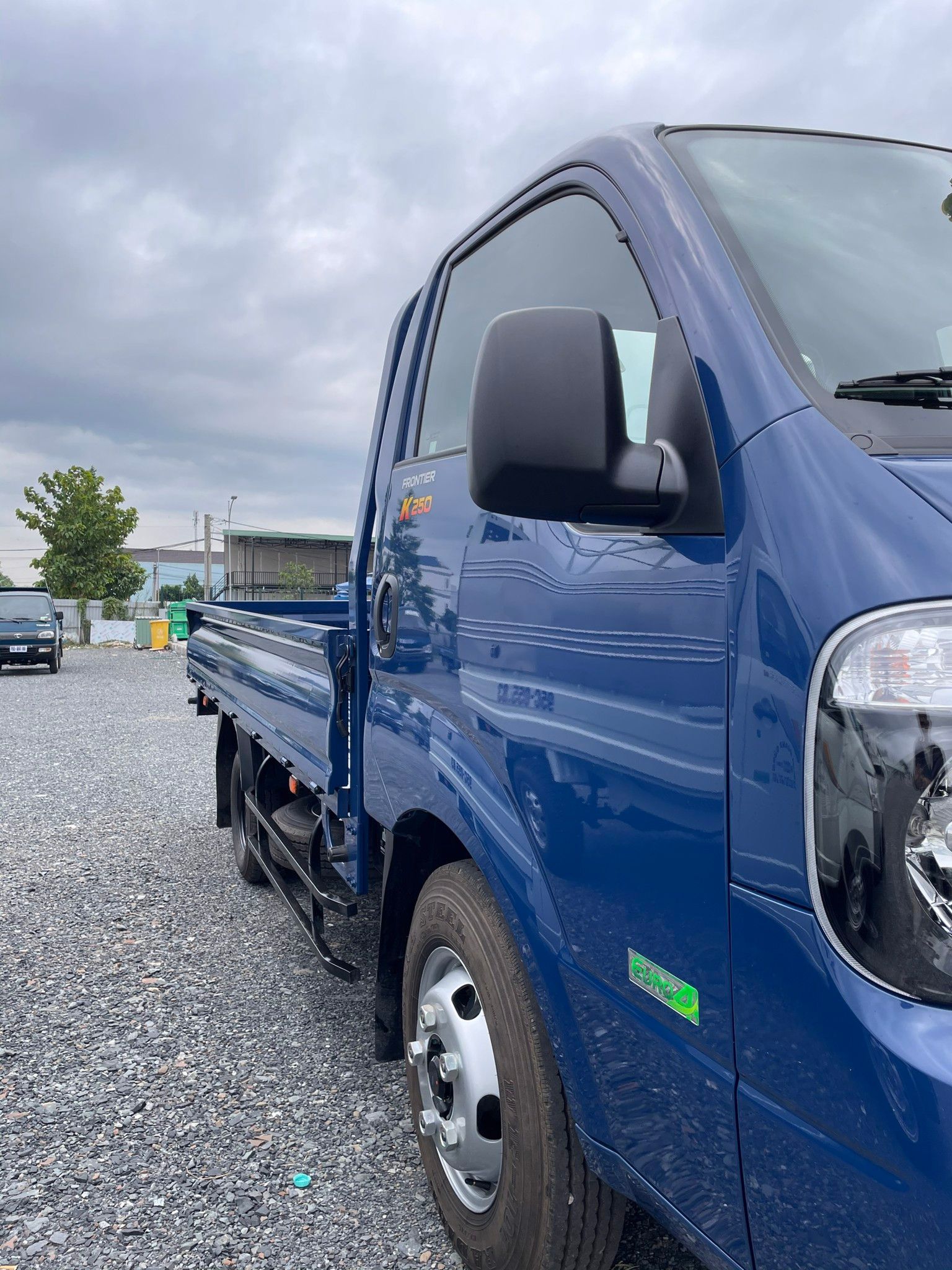  XE TẢI KIA K250 – THÙNG LỬNG TẢI TRỌNG 2.49 TẤN – ĐỘNG CƠ HYUNDAI 