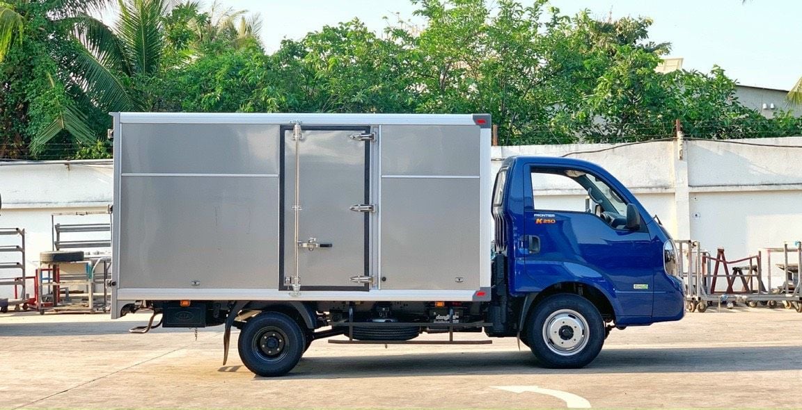  XE TẢI KIA K250 – THÙNG KÍN TẢI TRỌNG 2.49 TẤN – ĐỘNG CƠ HYUNDAI 
