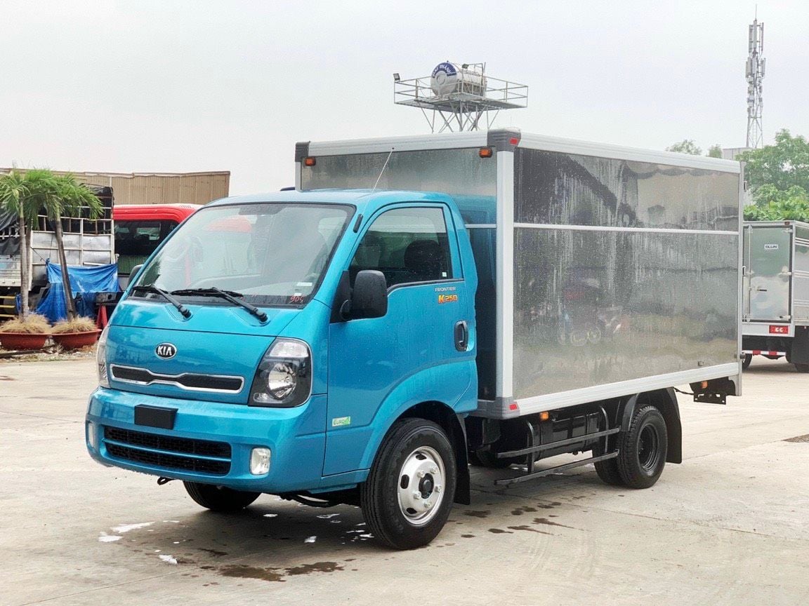  XE TẢI KIA K250 – THÙNG KÍN TẢI TRỌNG 2.49 TẤN – ĐỘNG CƠ HYUNDAI 