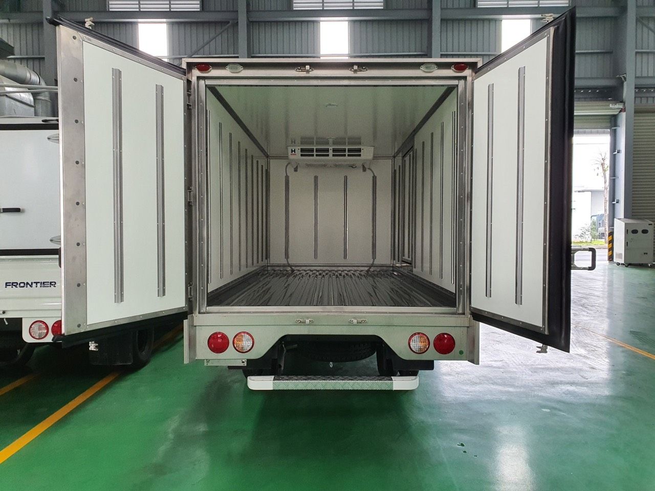  XE TẢI KIA K250 | THÙNG ĐÔNG LẠNH TẢI TRỌNG 1.9 TẤN | ĐỘNG CƠ HUYNDAI 