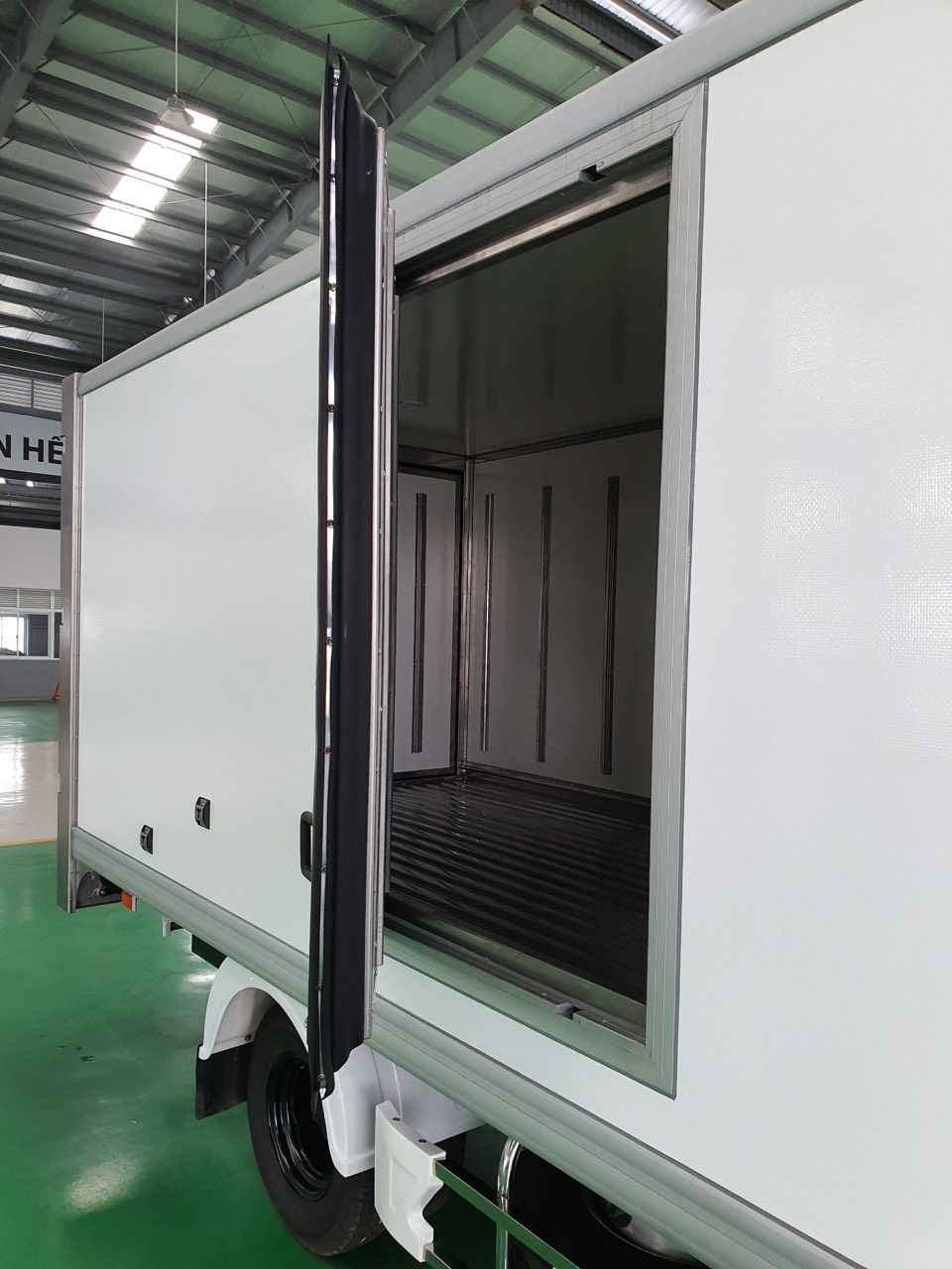  XE TẢI KIA K250 | THÙNG ĐÔNG LẠNH TẢI TRỌNG 1.9 TẤN | ĐỘNG CƠ HUYNDAI 