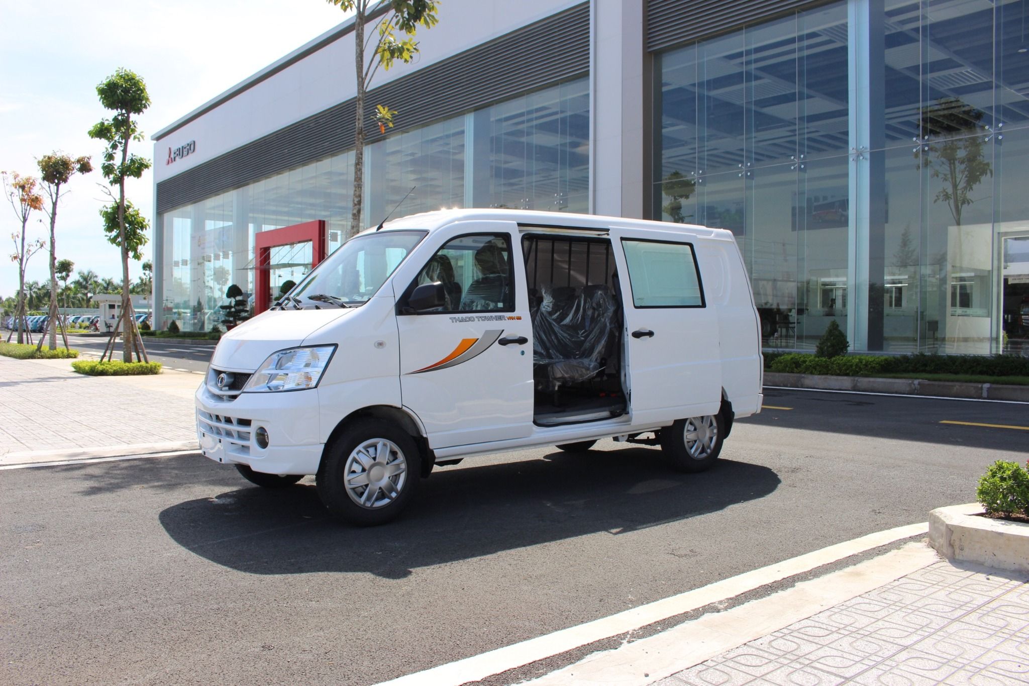  TOWNER VAN 5S - VAN 5 CHỖ NGỒI-745KG XE BÁN TẢI GIÁ RẺ 