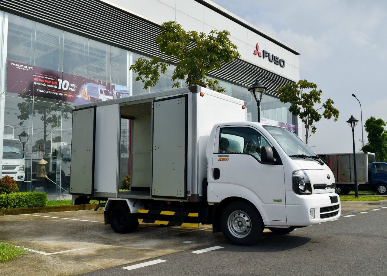  XE TẢI KIA K200 – TẢI TRỌNG 1.9 TẤN – THÙNG BẢO ÔN COMPOSITE 